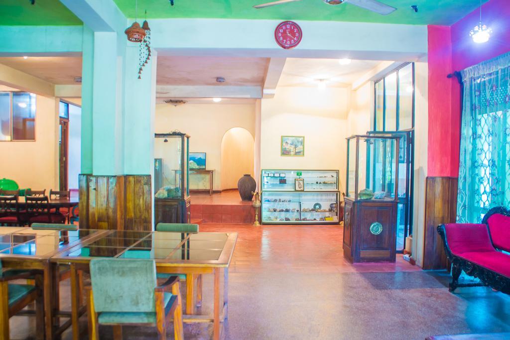 Hotel Gem Land ラトゥナプラ エクステリア 写真